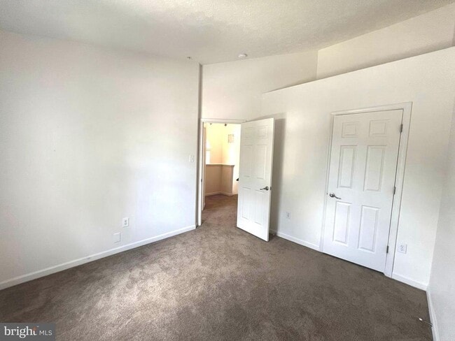 Building Photo - 7027 Cradlerock Farm Ct