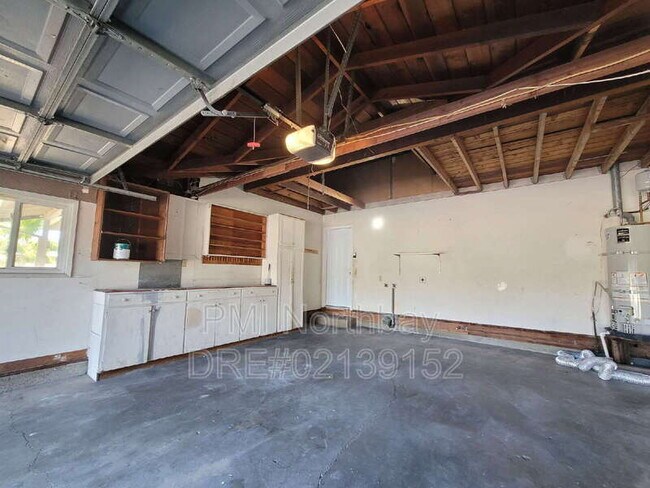 Building Photo - 1325 Canterbury Dr