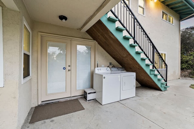 Building Photo - 4989 Randlett Dr