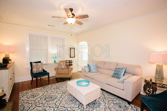 Building Photo - 1508 Kavanaugh Blvd