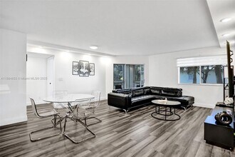 Building Photo - 9901 Westview Dr