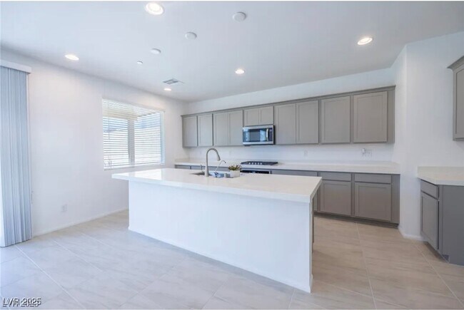 Building Photo - 10407 Sadie Blake Ave