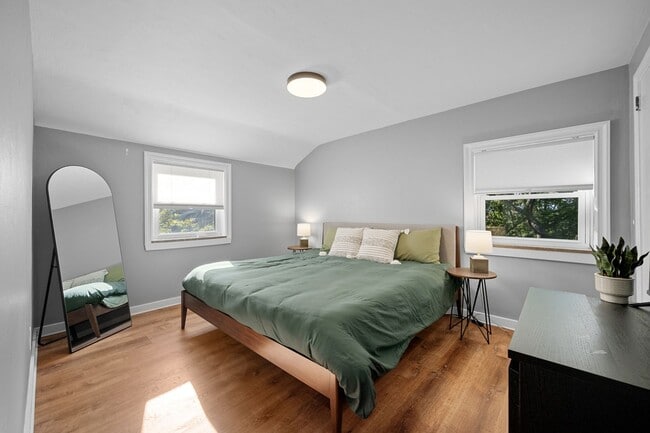 Building Photo - Furnished Rental in Shadyside