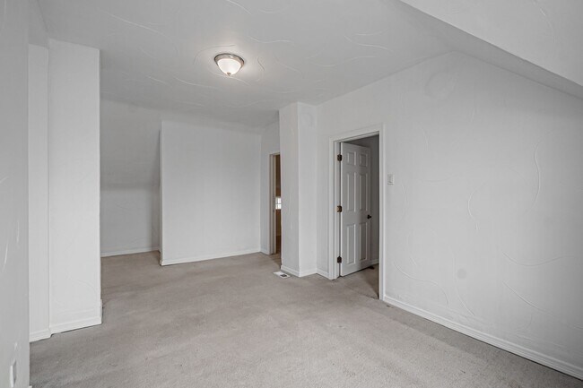 Building Photo - 4BD, 2BA Sun Valley Home with Large Driveway for Parking