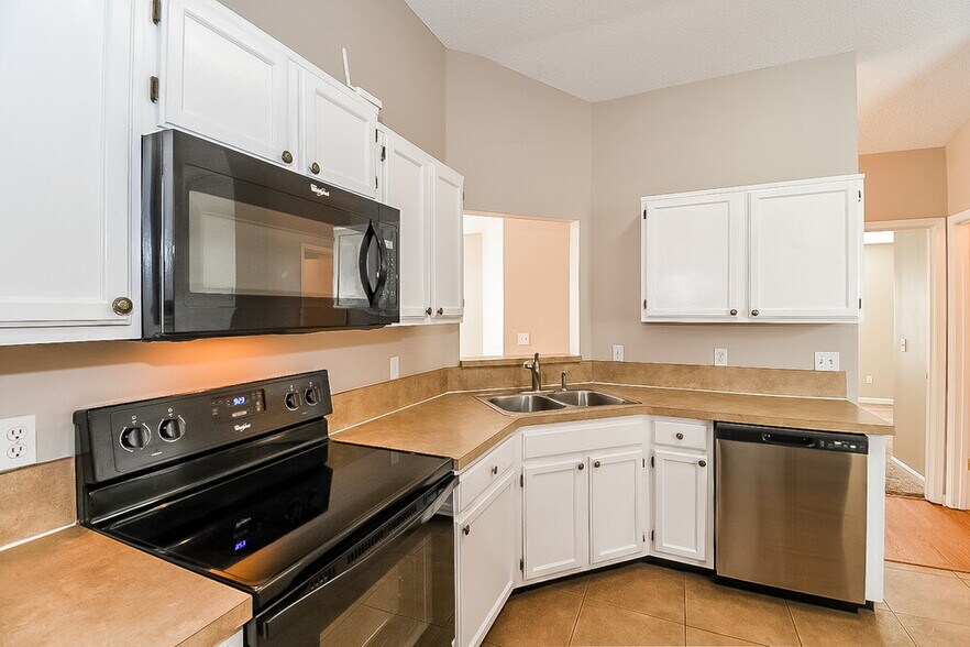 Building Photo - 12374 Mastin Cove Rd