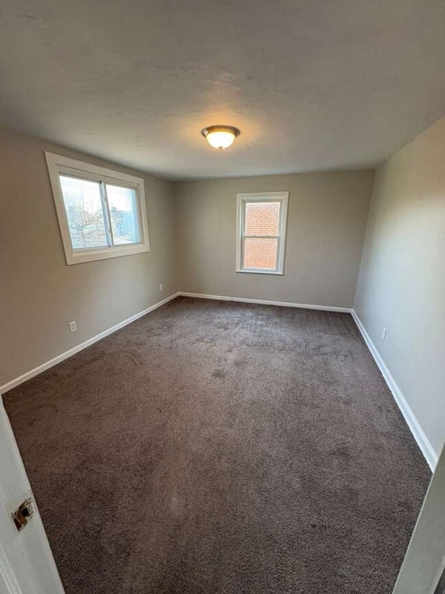 Building Photo - Charming University Heights Home Near Shops & Dining