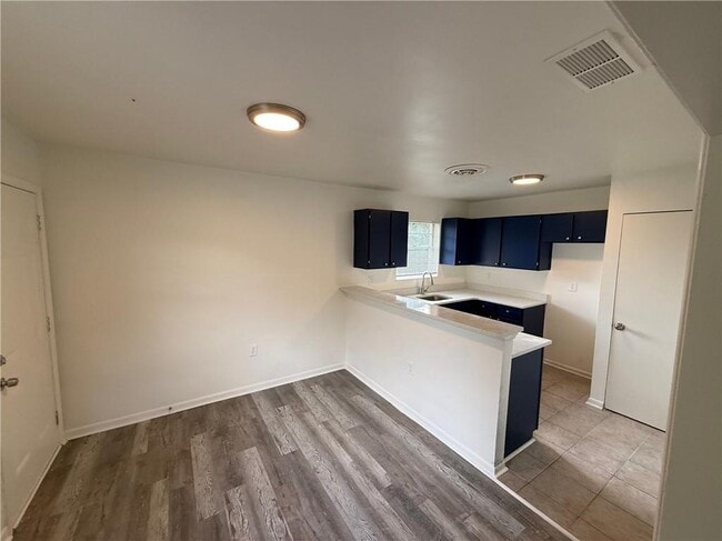 Building Photo - 4009 Ester Dr SW