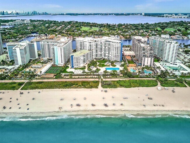 Building Photo - 5161 Collins Ave