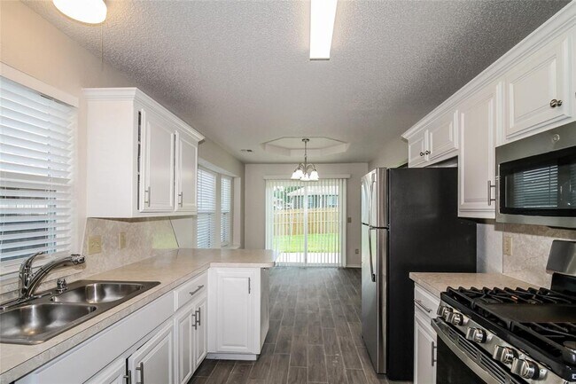 Building Photo - 8808 NW 85th Pl