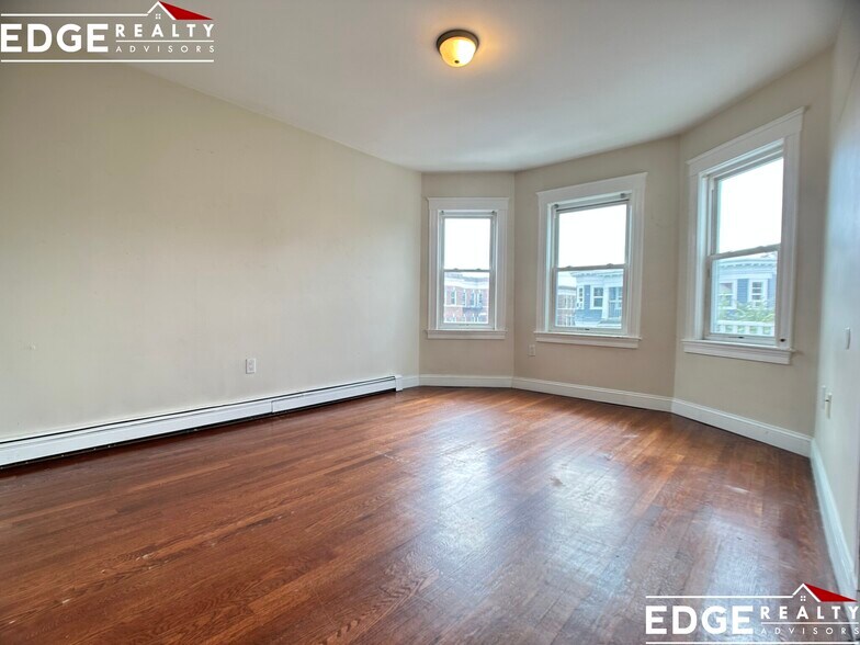 Building Photo - 18 Claymoss Rd