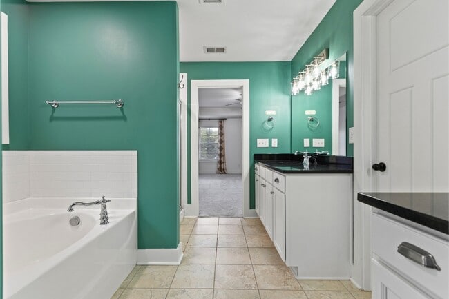 Building Photo - 1455 Reynolds Dr