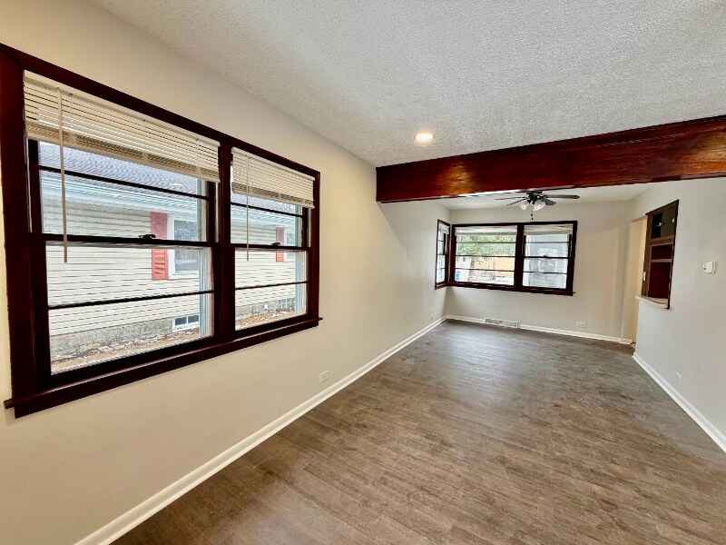 Building Photo - 3620 42nd Pl