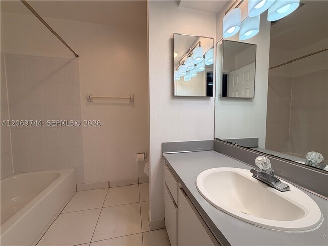Building Photo - 4004 SW 68th Ln