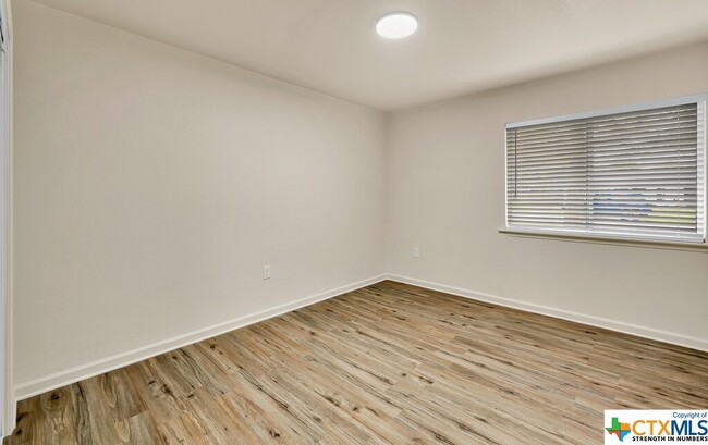 Building Photo - 3806 Buffalo Trail