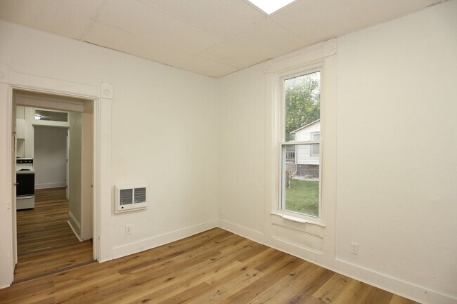 Building Photo - 612 E Pike St