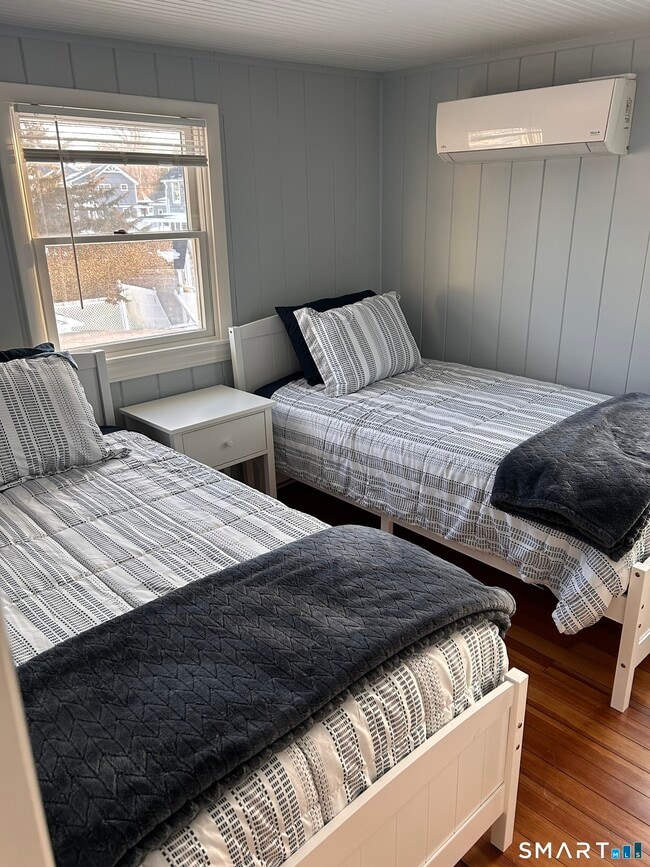 Building Photo - 22 Indianola Rd