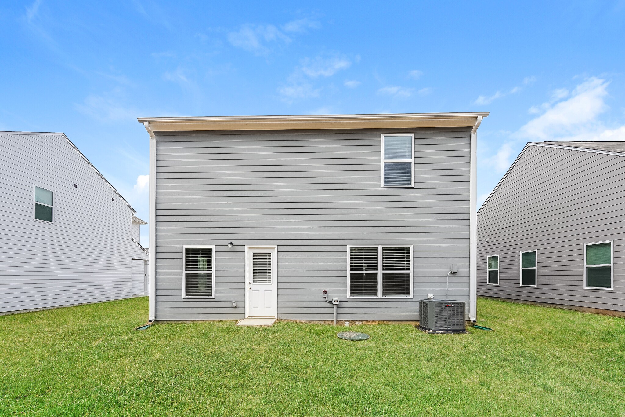 Building Photo - 580 Clover Cir