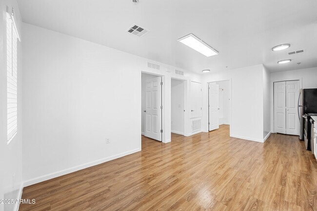 Building Photo - 3065 N 67th Ave