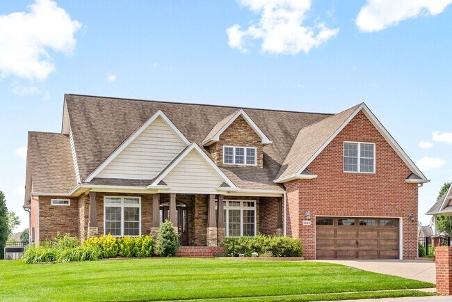 Building Photo - Pet Friendly Four Bedroom off Exit 8!