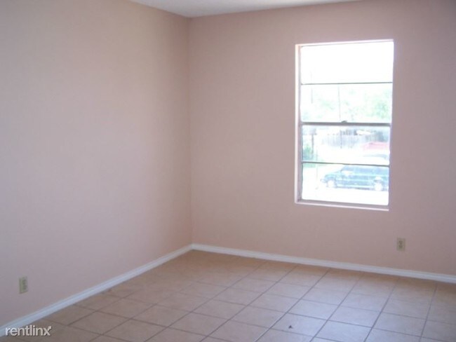 Building Photo - 2 br, 1 bath Apartment - 1400 Clamp Ave