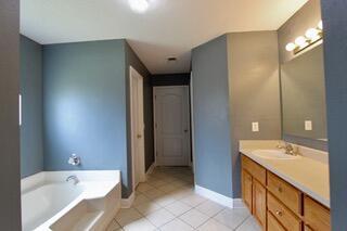 Building Photo - 624 Territory Ln