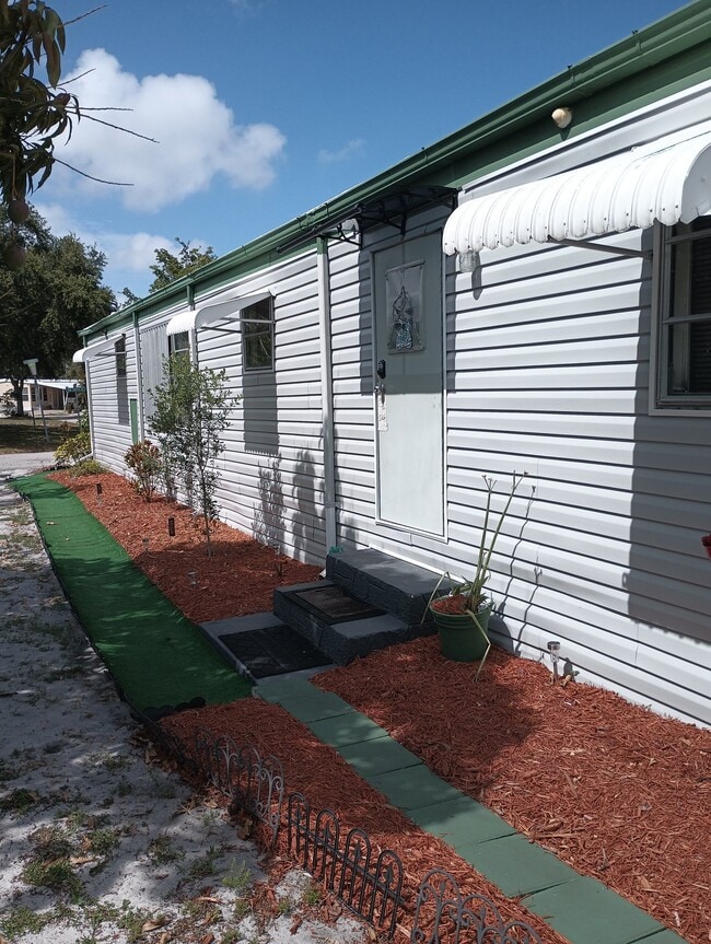 Building Photo - 300 NW 50th St