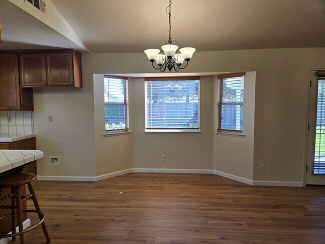 Building Photo - 20427 Sparrow Ct