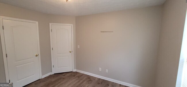 Building Photo - 346 Summer Hill Cir