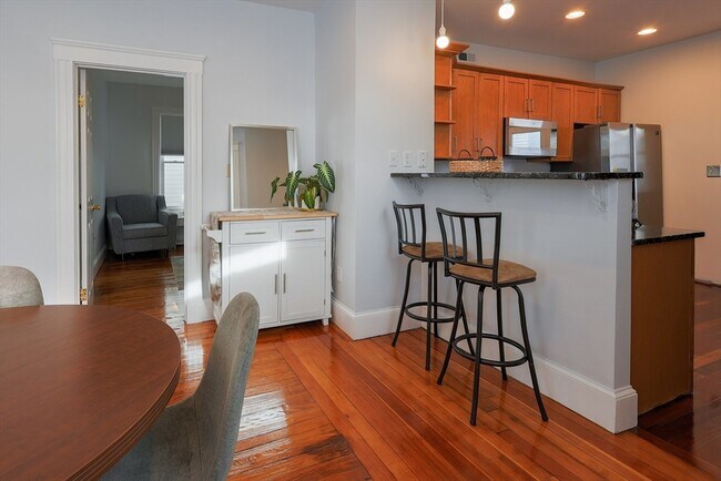 Building Photo - 7 Treadway Rd