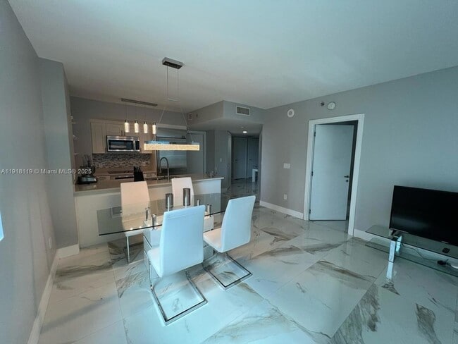 Building Photo - 55 SE 6th St