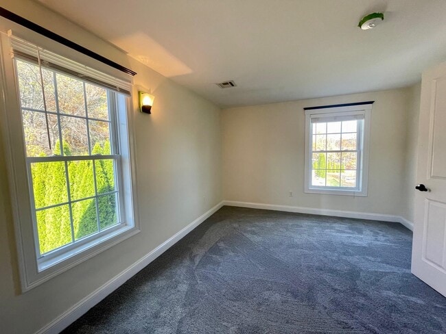 Building Photo - 27 Weare Rd