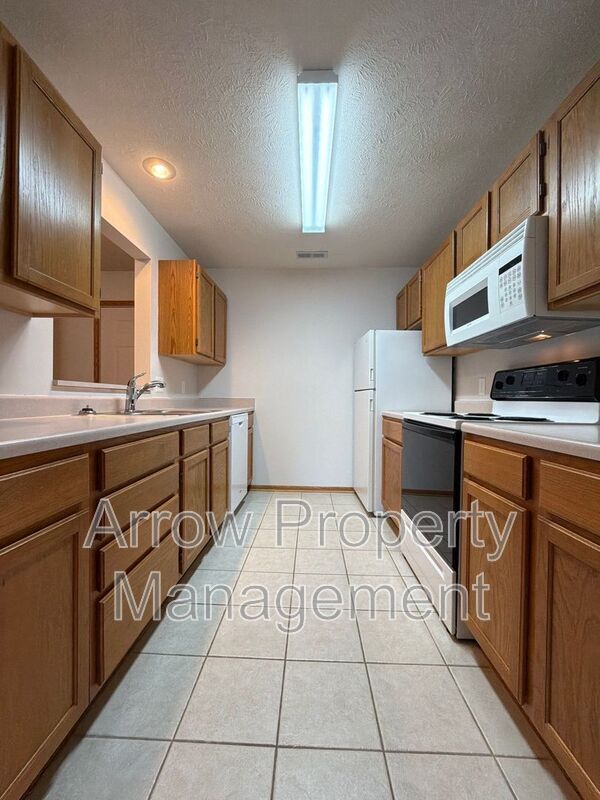 Building Photo - 1660 Swanson Dr