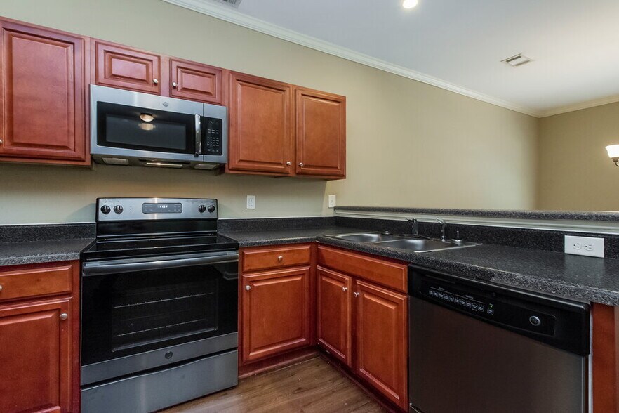 Building Photo - 174 Brightondale Blvd