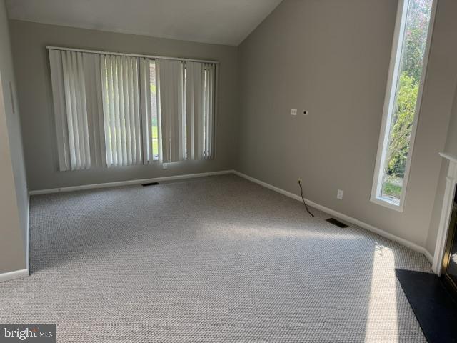 Building Photo - 213 Uxbridge Dr
