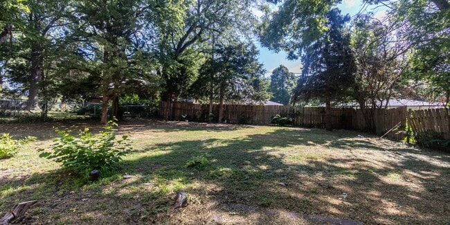 Building Photo - 2BD/1BA Single Family Home won't be availa...