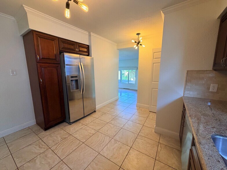 Building Photo - 5914 Marshall St