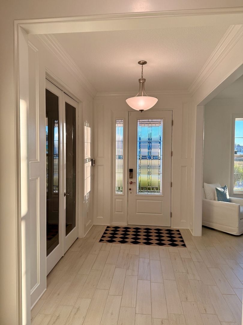 Building Photo - 1729 Drummond Pt