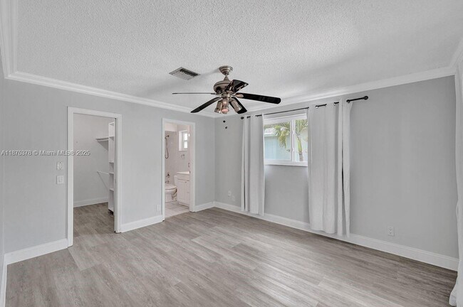 Building Photo - 5031 SW 88th Terrace