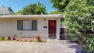 Building Photo - 630 Wright St