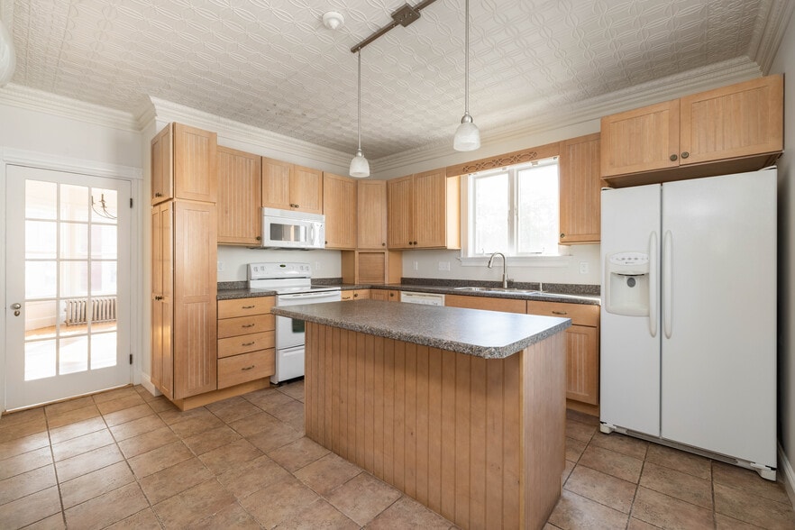 Building Photo - 338 Stevens Avenue