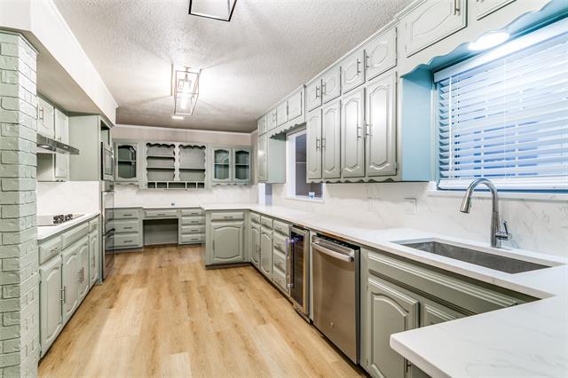Building Photo - 2 Linderhof Cir