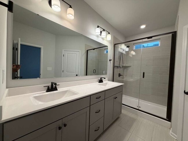 Building Photo - 2029 Statesville Ave