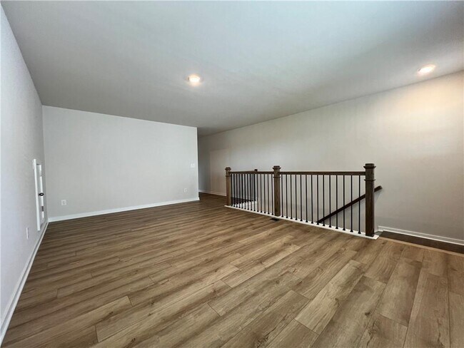 Building Photo - 905 Winding Rose Dr