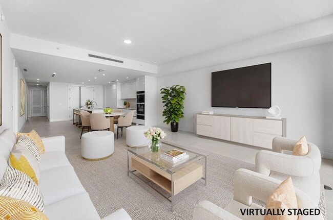 Building Photo - 220 Lake Shore Dr