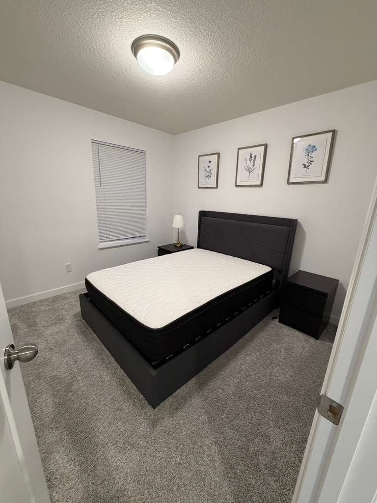 Building Photo - 10604 Heron Ave S