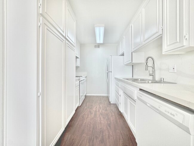 Building Photo - 14455 Dickens St