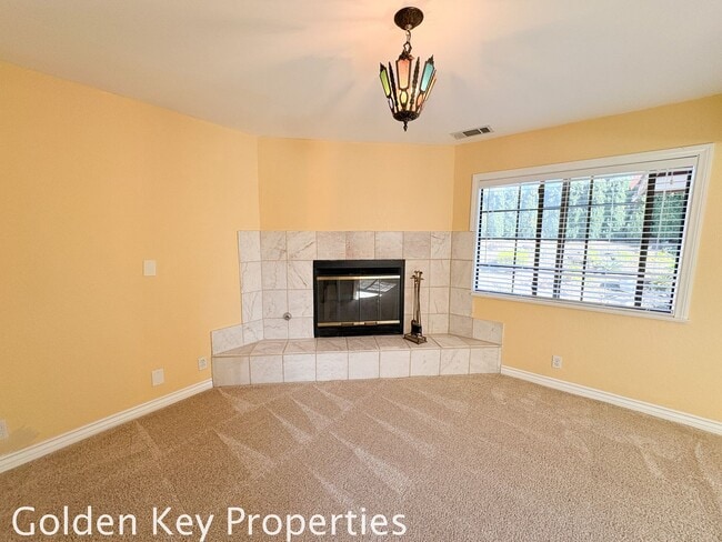 Building Photo - Welcome to this stunning 4-bedroom, 3-bathroom home located in the desirable La Costa neighborhoo...