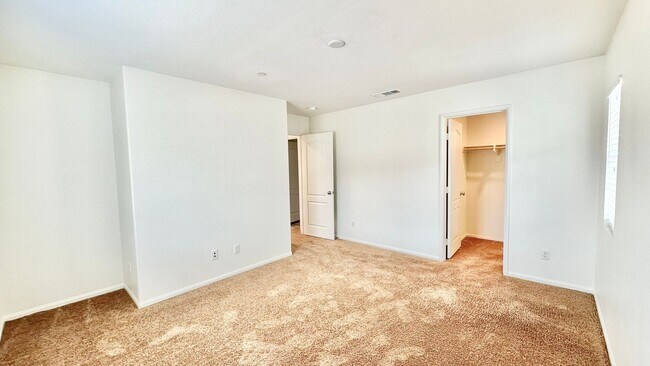 Building Photo - Lovely Two Story Home in the Newer Communi...
