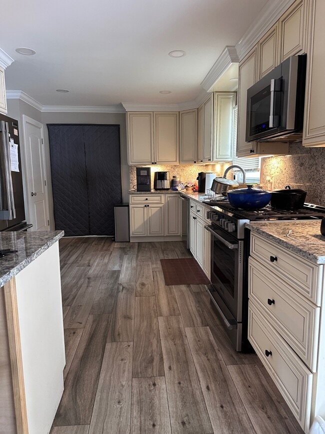 Building Photo - 107 Fairview Ave