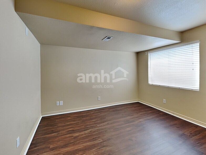 Building Photo - 1674 Dean Ave